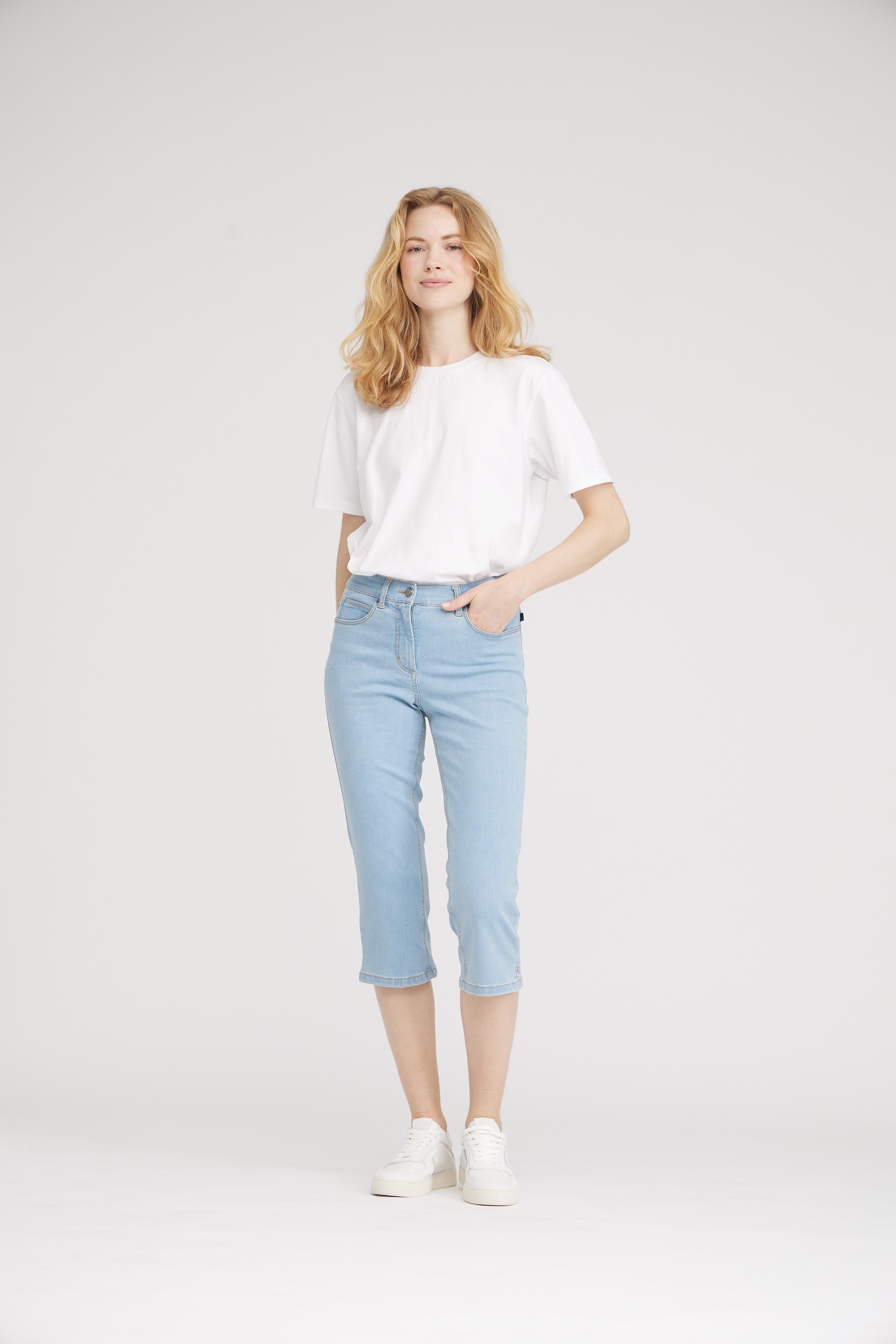 LAURIE Charlotte Regular Capri Medium Length Trousers REGULAR 49301 Light Blue Denim