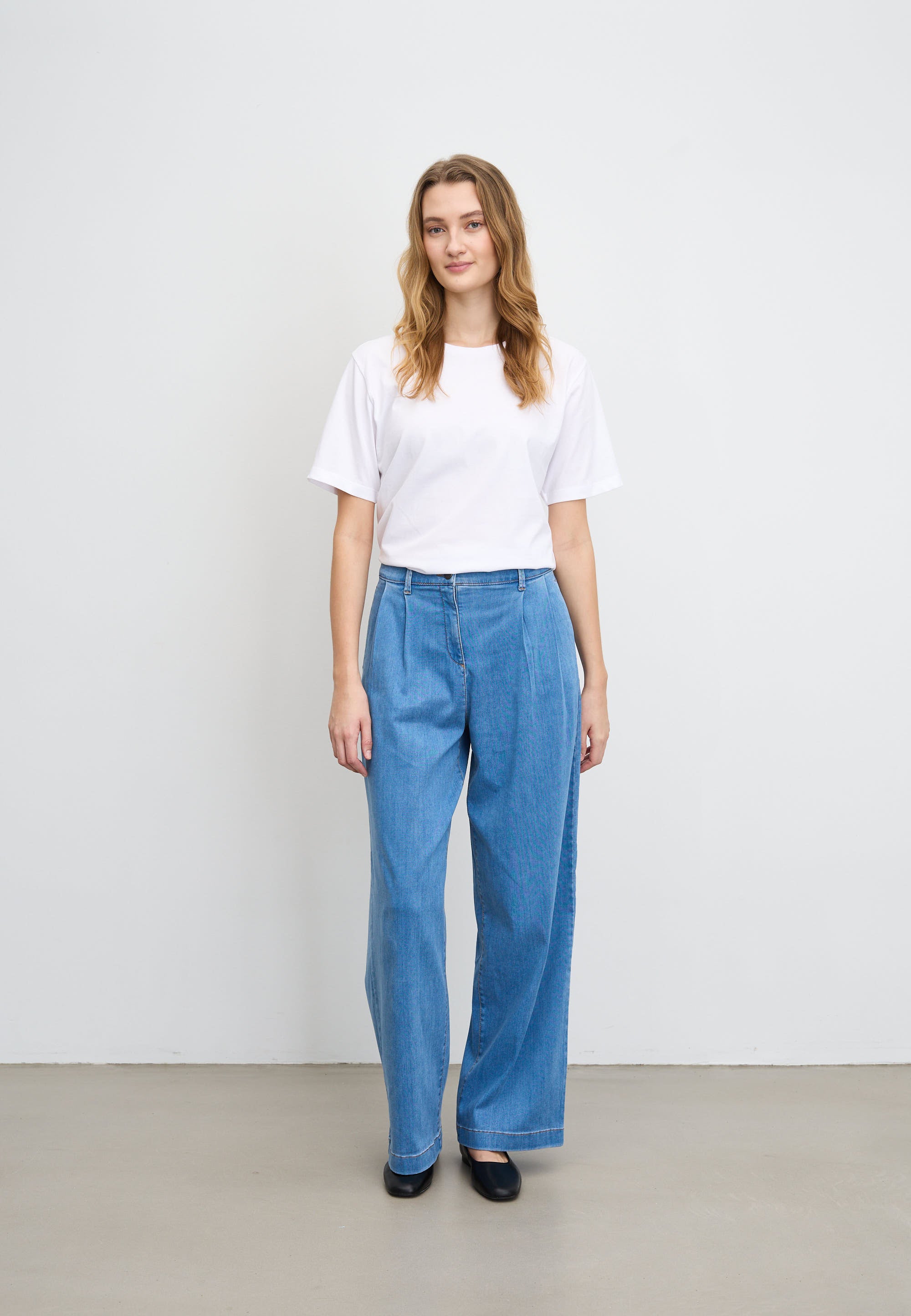 LAURIE  Debbie Loose - Medium Length Trousers LOOSE 44399 Washed Blue Denim