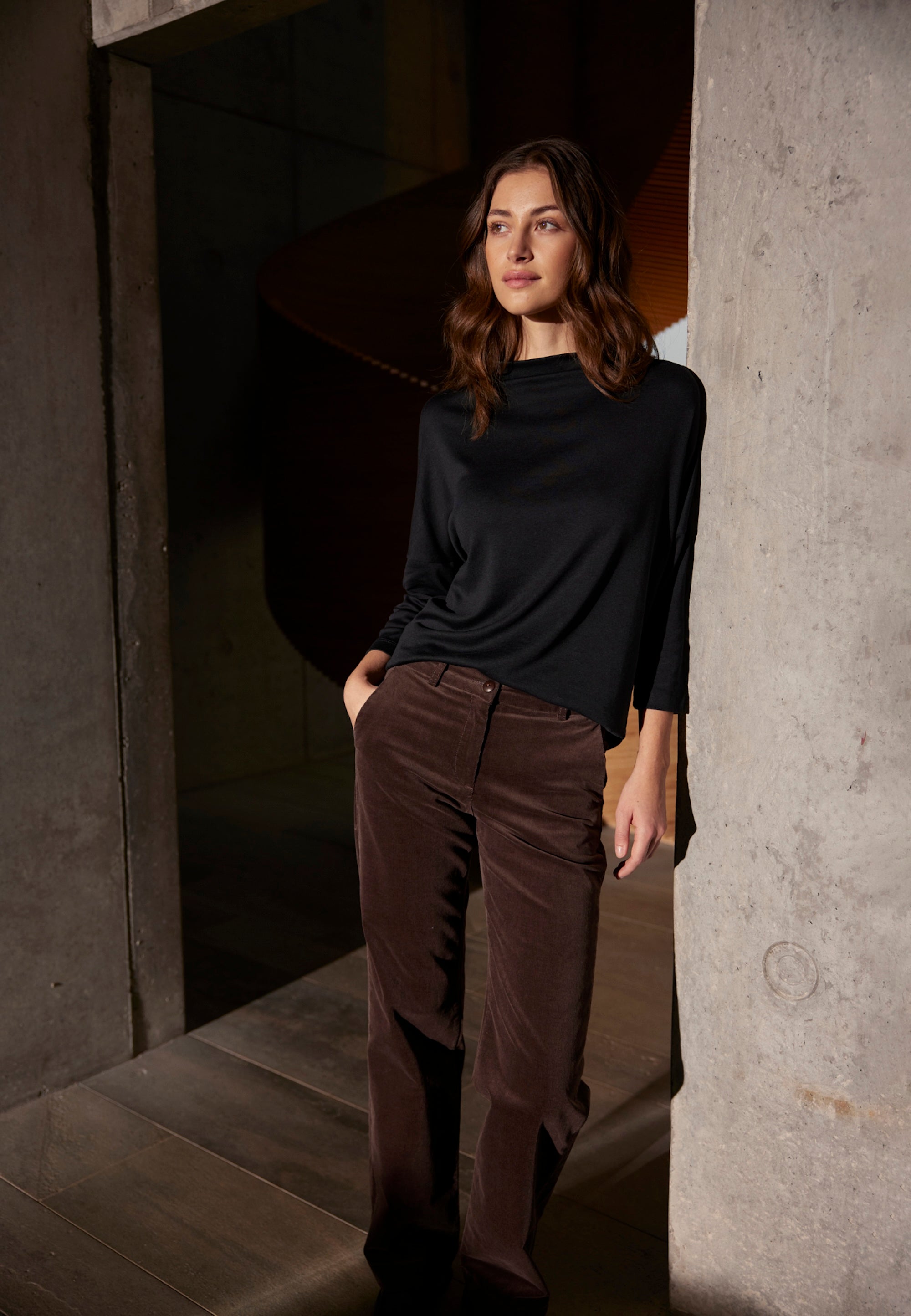 LAURIE  Judy Straight Fløyel - Medium Length Trousers STRAIGHT 88000 Brown