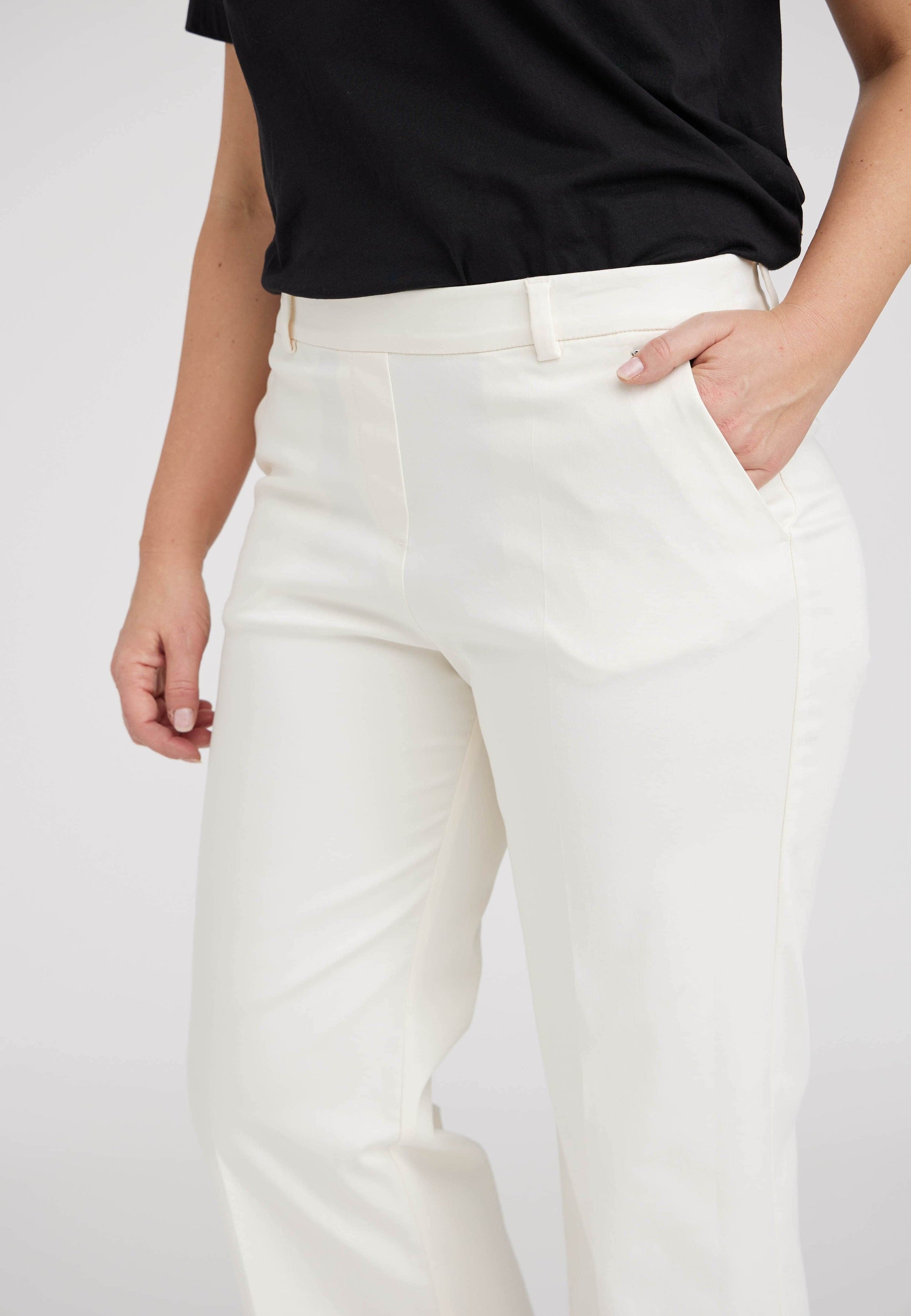 LAURIE Phoebe Loose Crop Trousers LOOSE 12000 Ivory