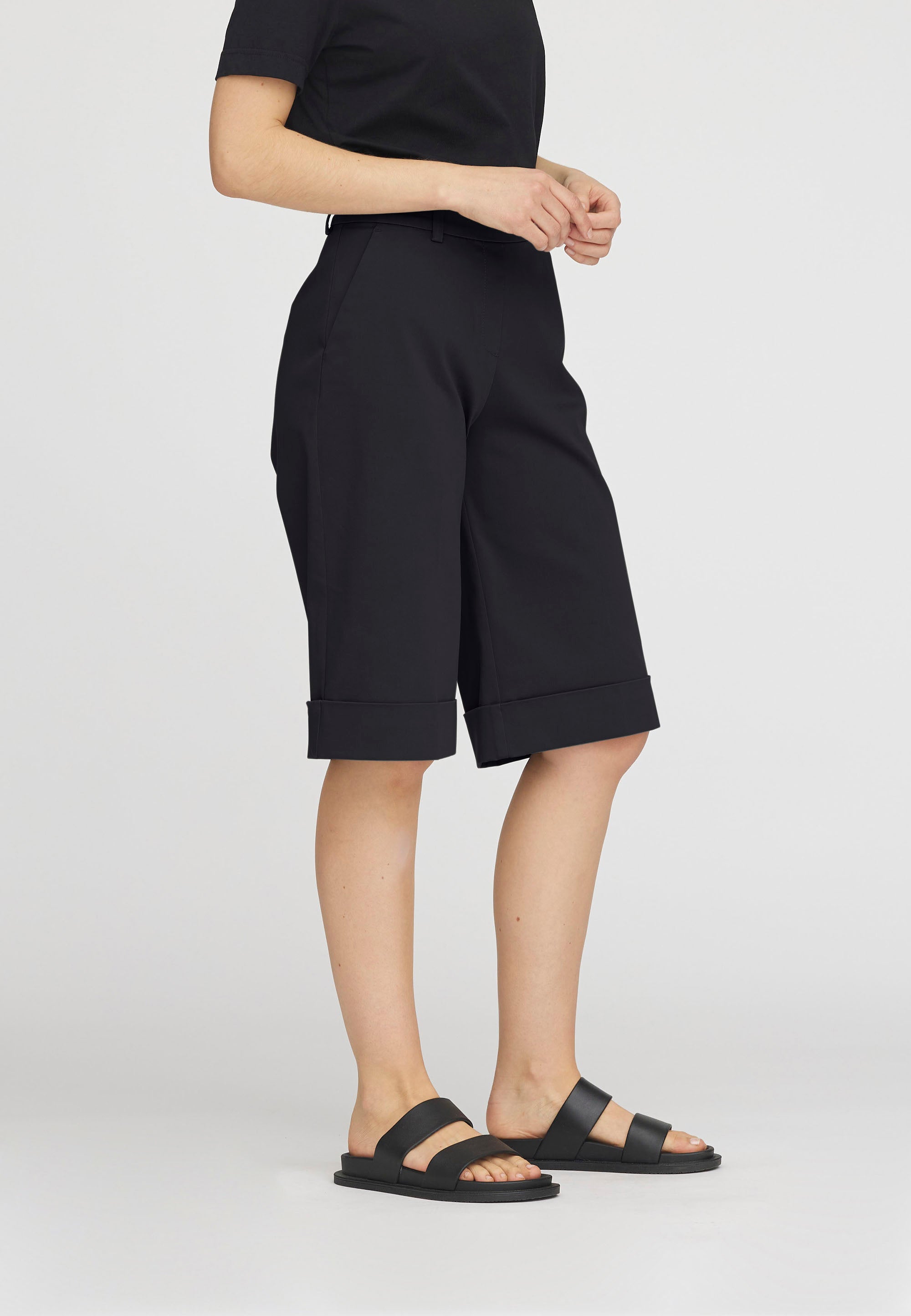 LAURIE Phoebe Turn-Up Loose Shorts Trousers LOOSE 99105 Black