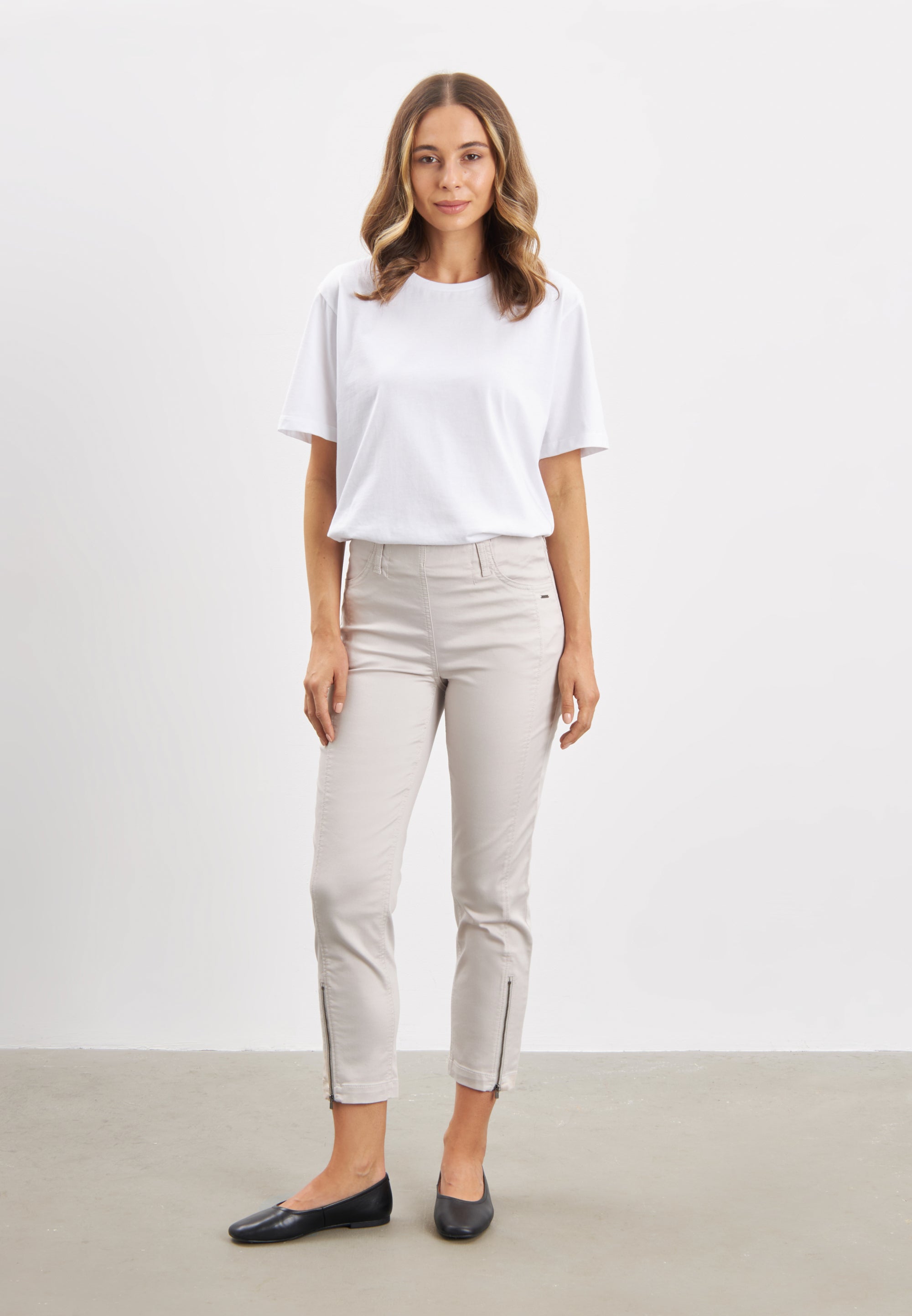 LAURIE Piper Regular Crop Trousers REGULAR 25000 Grey Sand